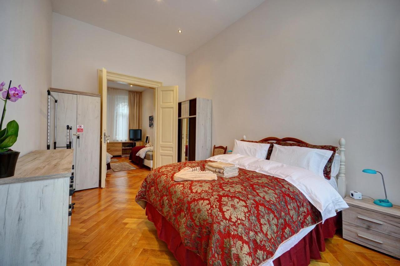 Апартаменты Casa De Vis, Brasov Old City Centre Экстерьер фото